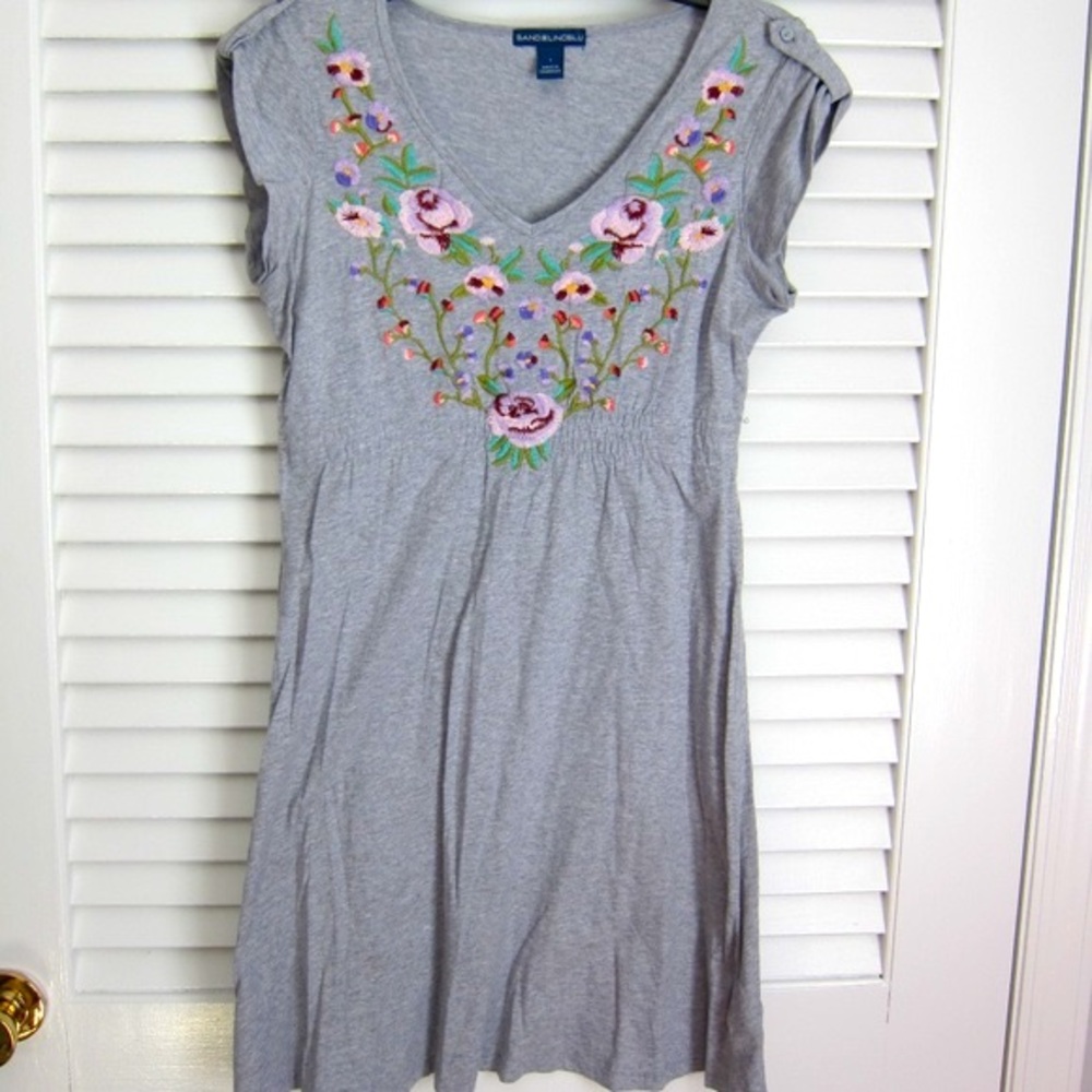Bandolini Blue Gray Cotton Jersey Dress Floral Embroidery & Epaulets